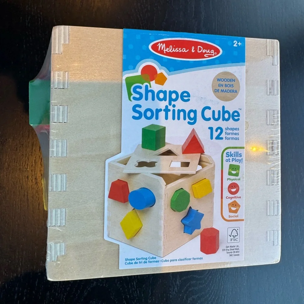NWT Melissa & Doug Shape Sorting Cube